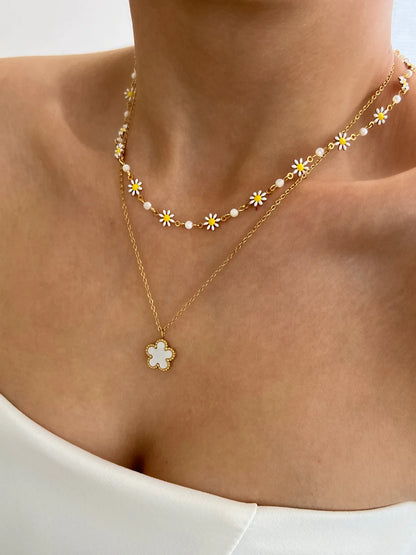 Solitaire Flower Pendant Necklace