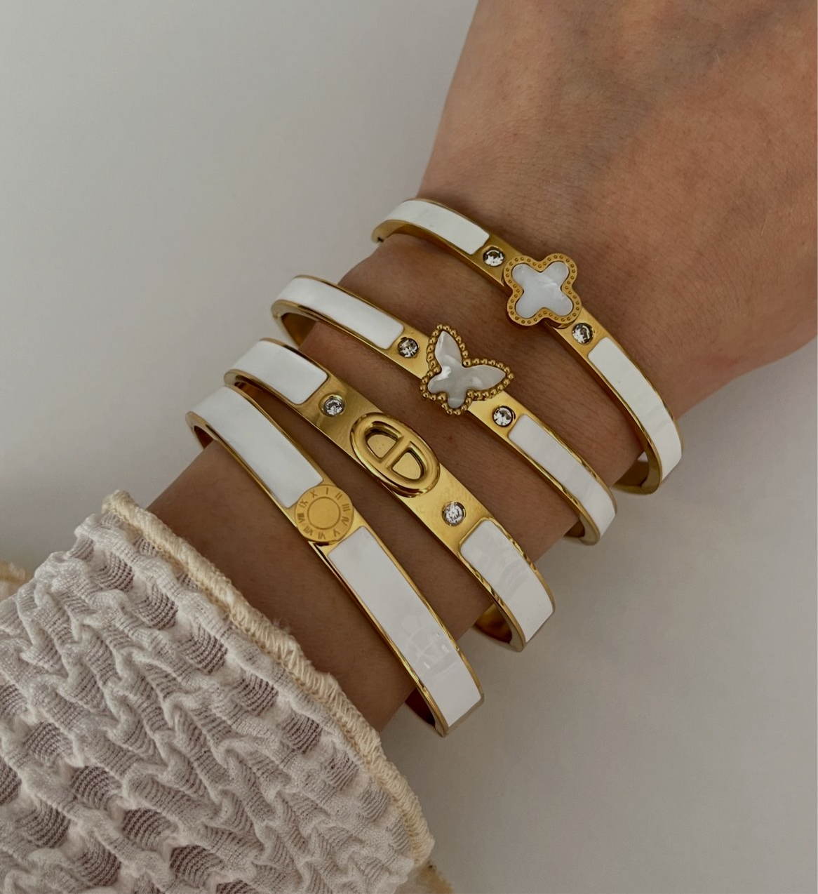 Vintage Gold-White Bangle Bracelet