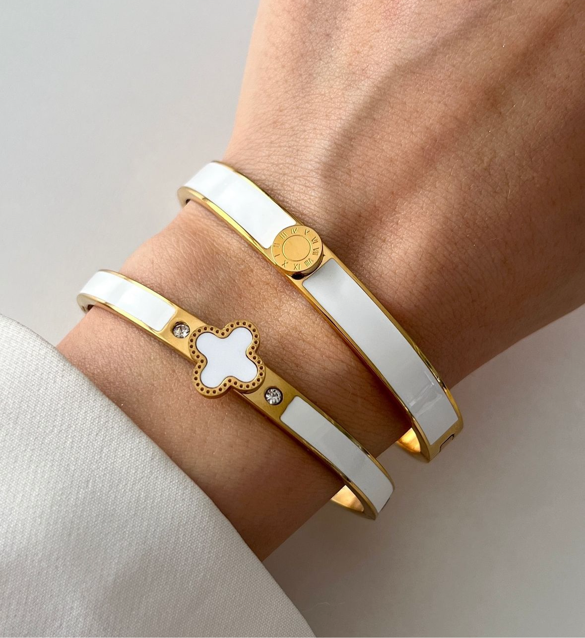 Vintage Gold-White Bangle Bracelet